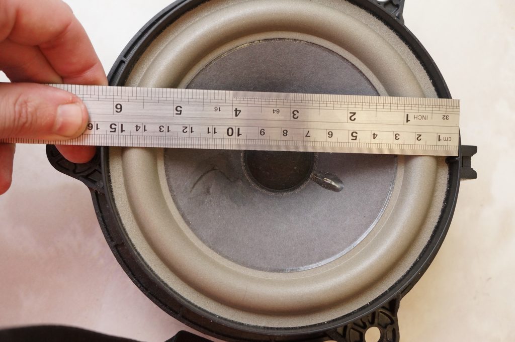 How to Tell What Size Speakers Your Car Has 