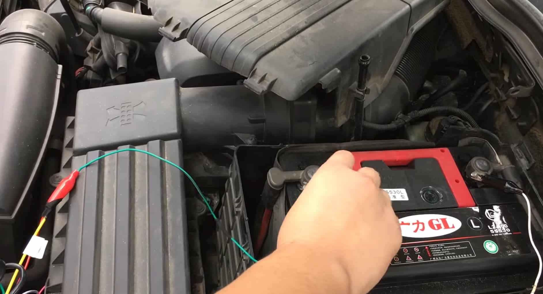 Connecting the Wiring Harness to the 12V Battery.